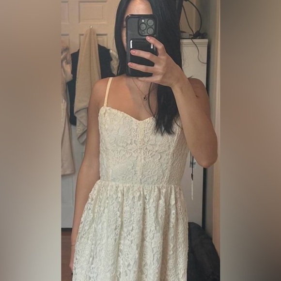 White Lace fit flare Spaghetti Strap Dress - Size 5/6 (Teen) - Picture 1 of 5